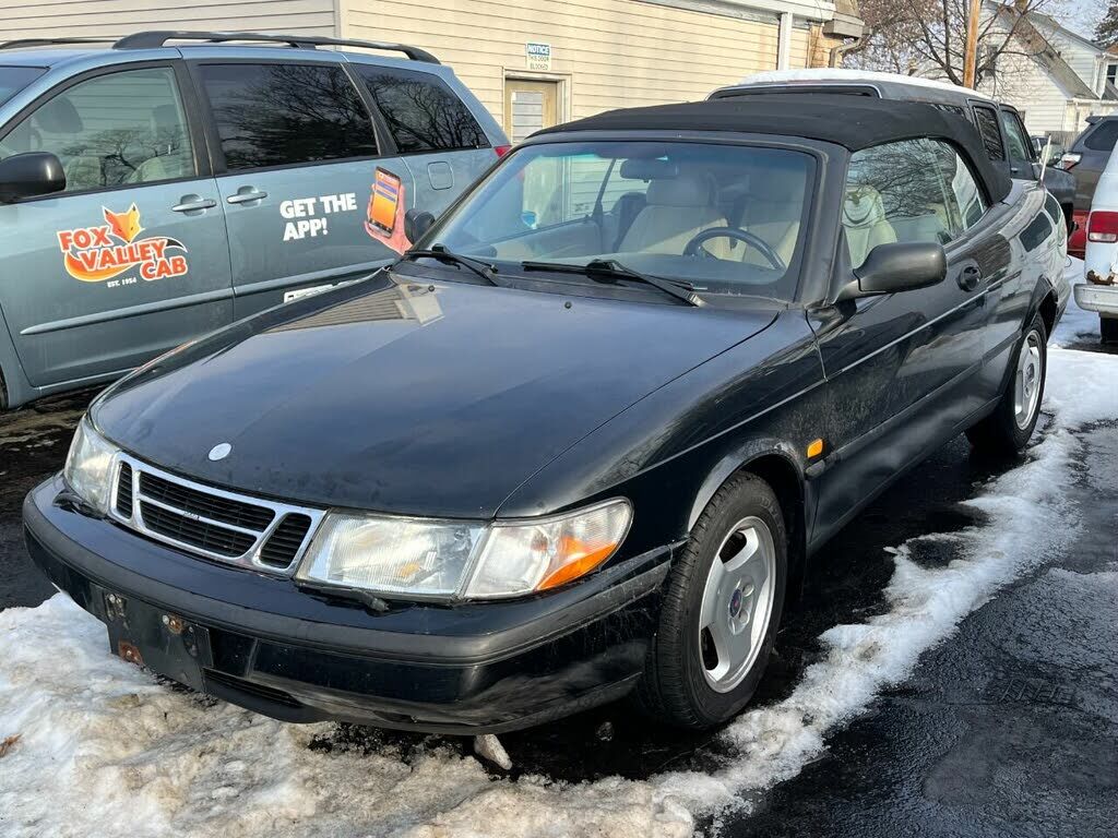 Saab 900