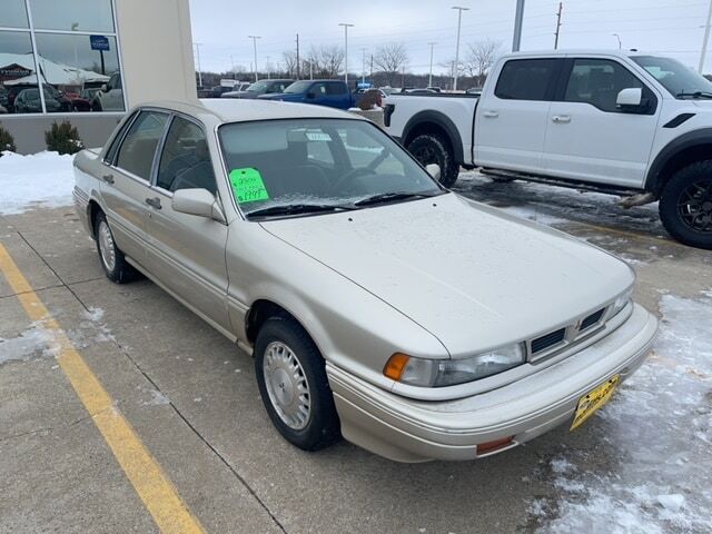 Mitsubishi Galant