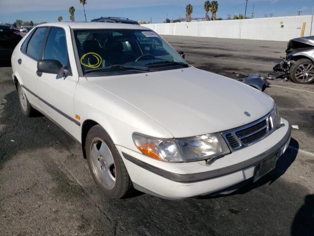 Saab 900