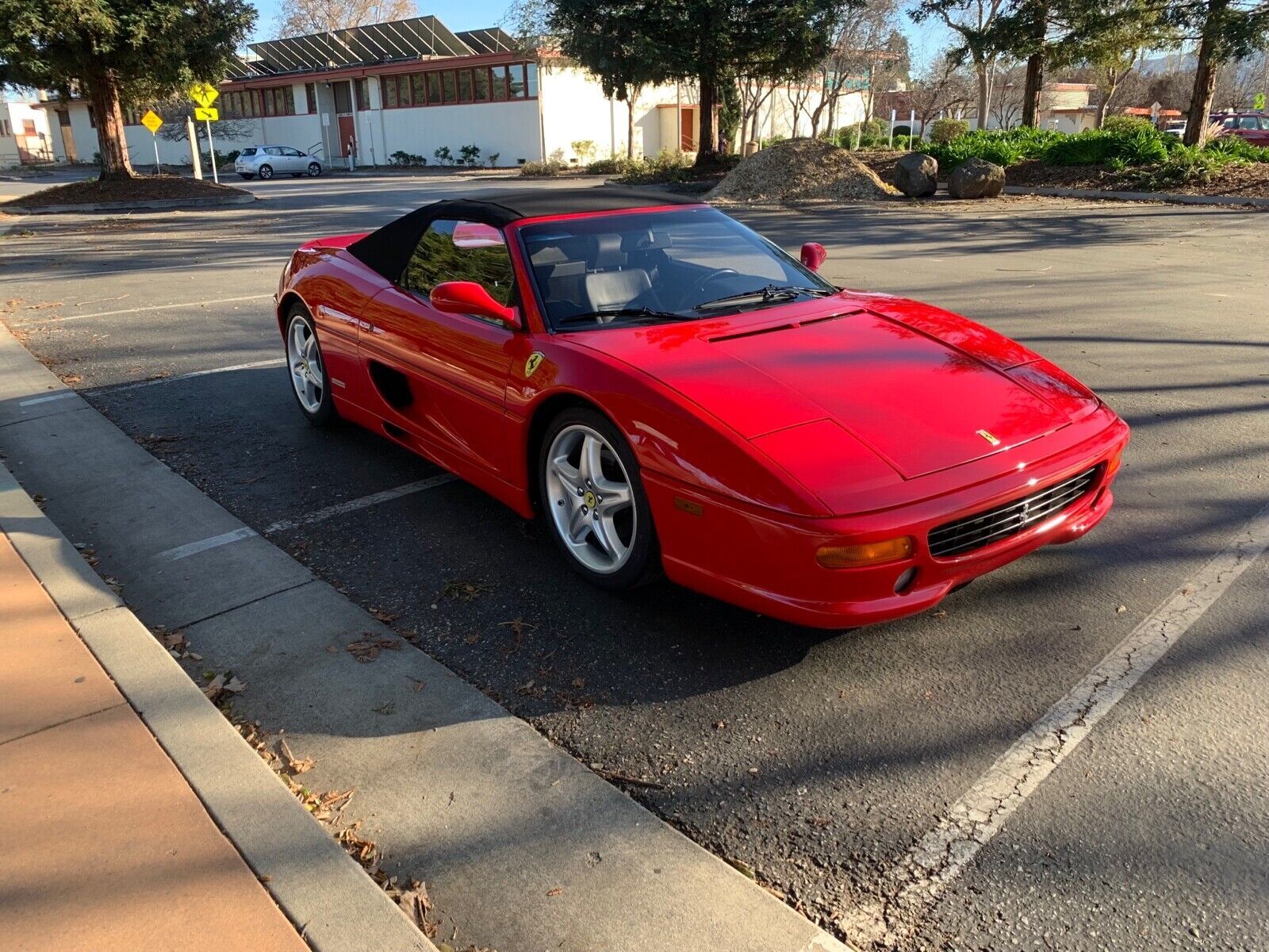 Ferrari F355