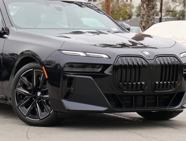 2023 BMW 740i
