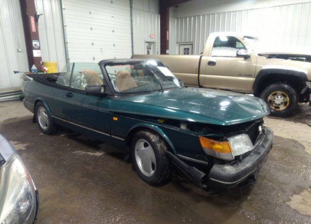Saab 900