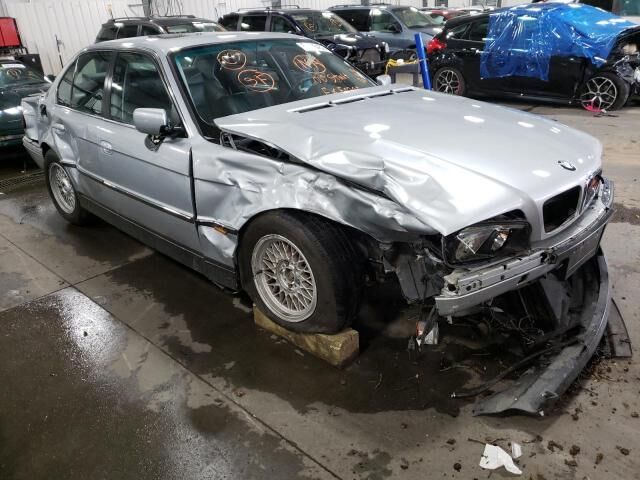 BMW 740i