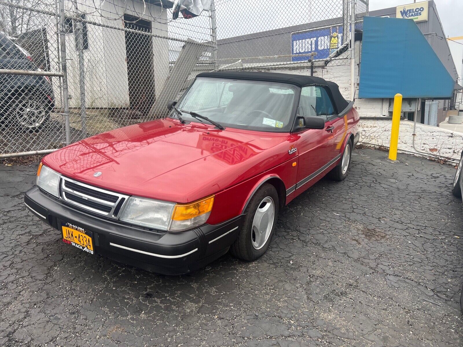 Saab 900