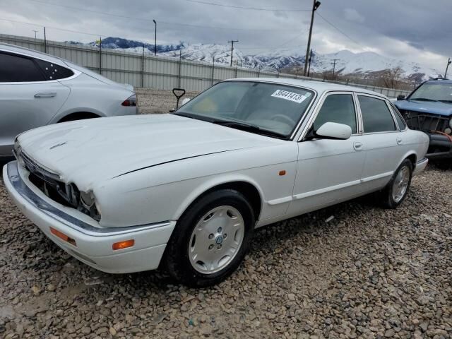 Jaguar XJ6