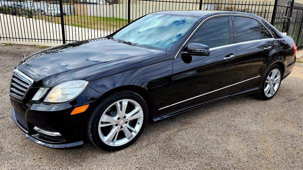 2013 MERCEDES-BENZ E-Class