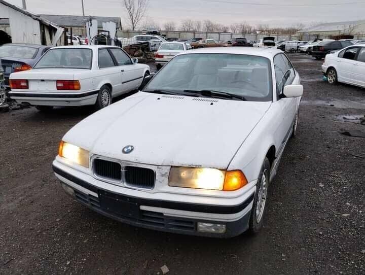 BMW 325iS