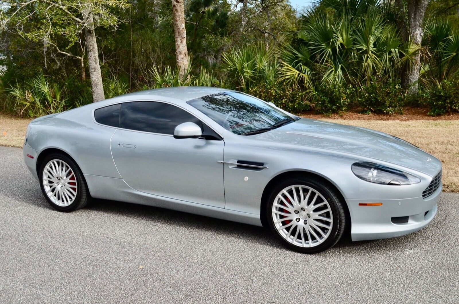 Aston Martin DB9