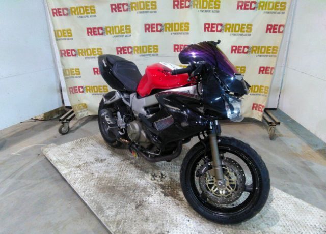 Honda VTR1000F (SUPERHAWK)
