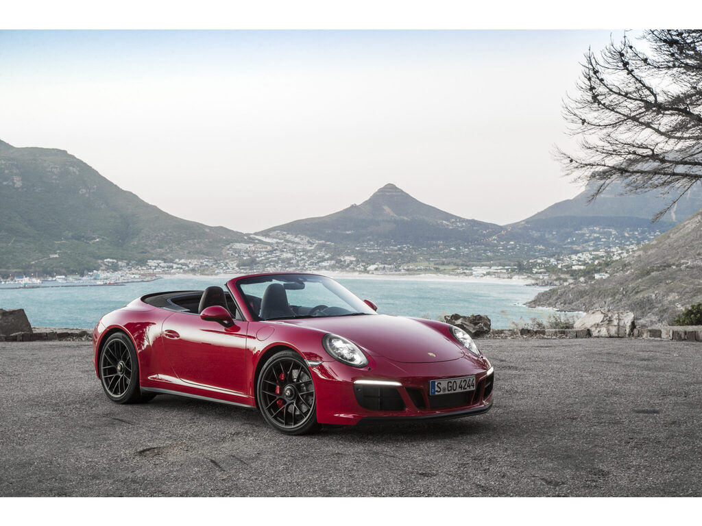 PORSCHE