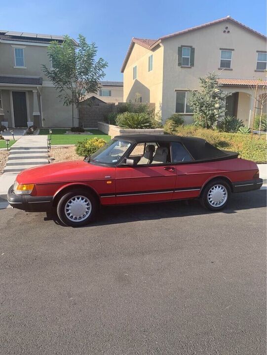 Saab 900
