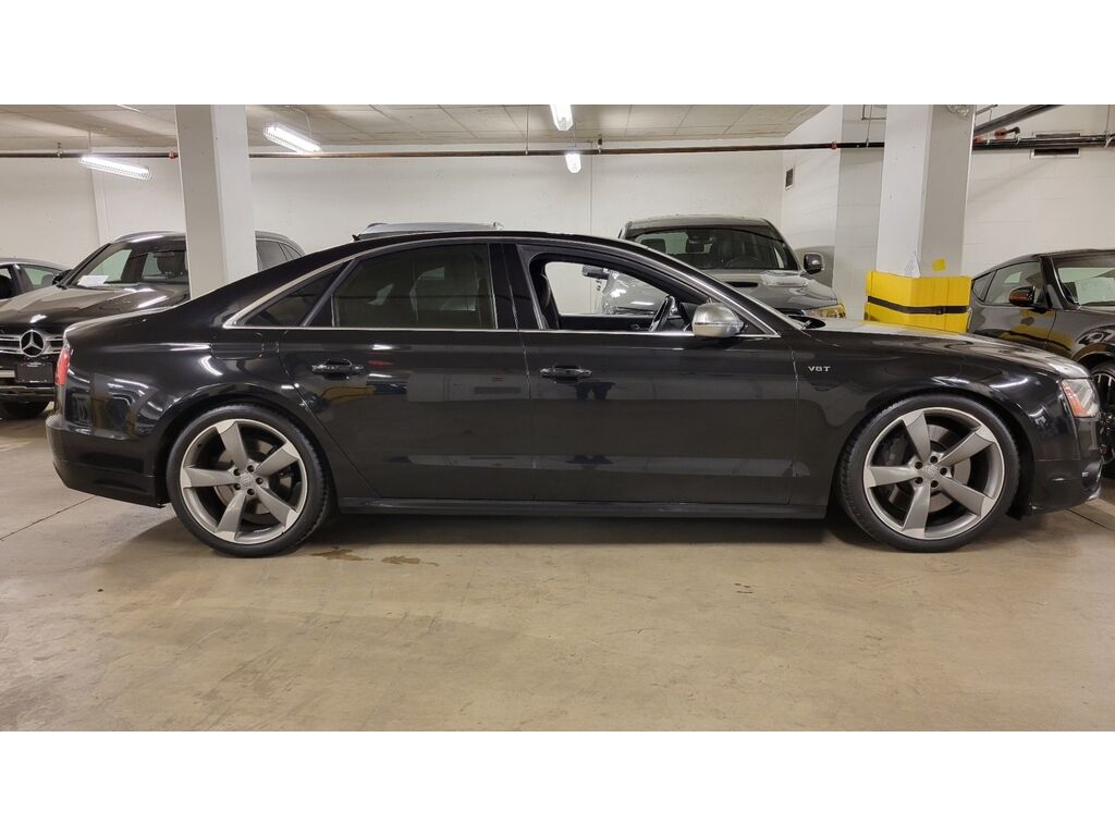 Audi S8