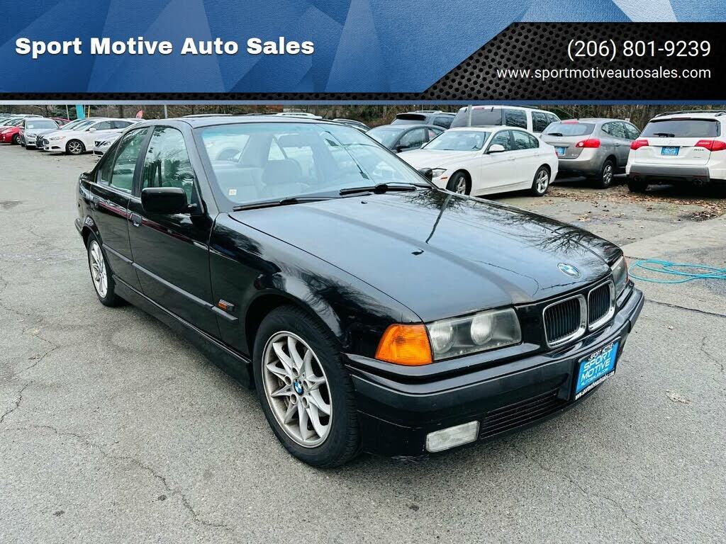 BMW 328i