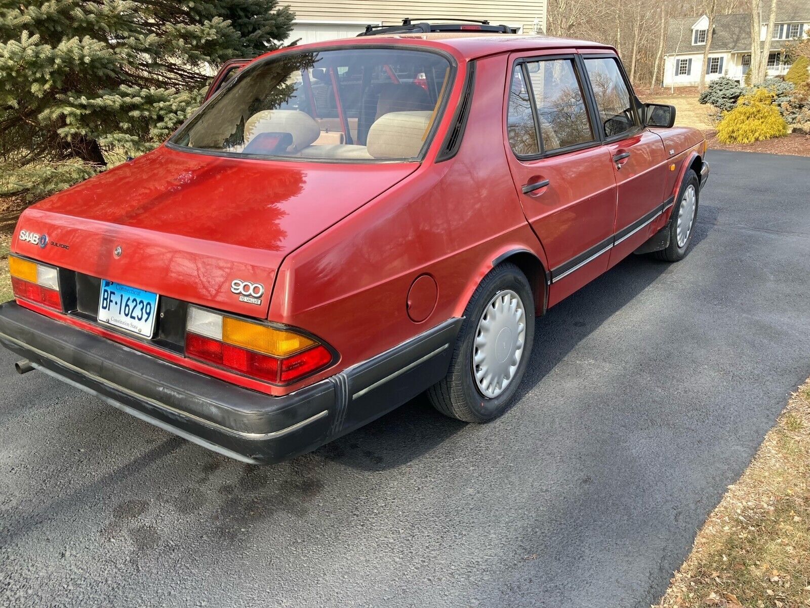 Saab 900