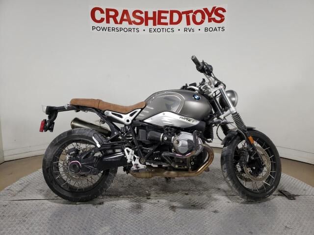 BMW R nineT