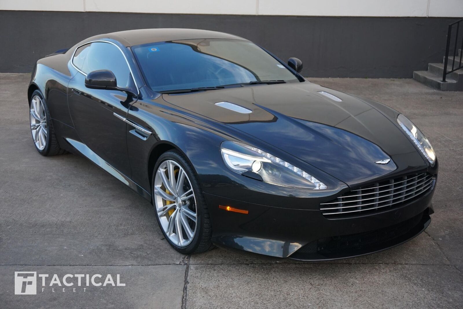 Aston Martin DB9