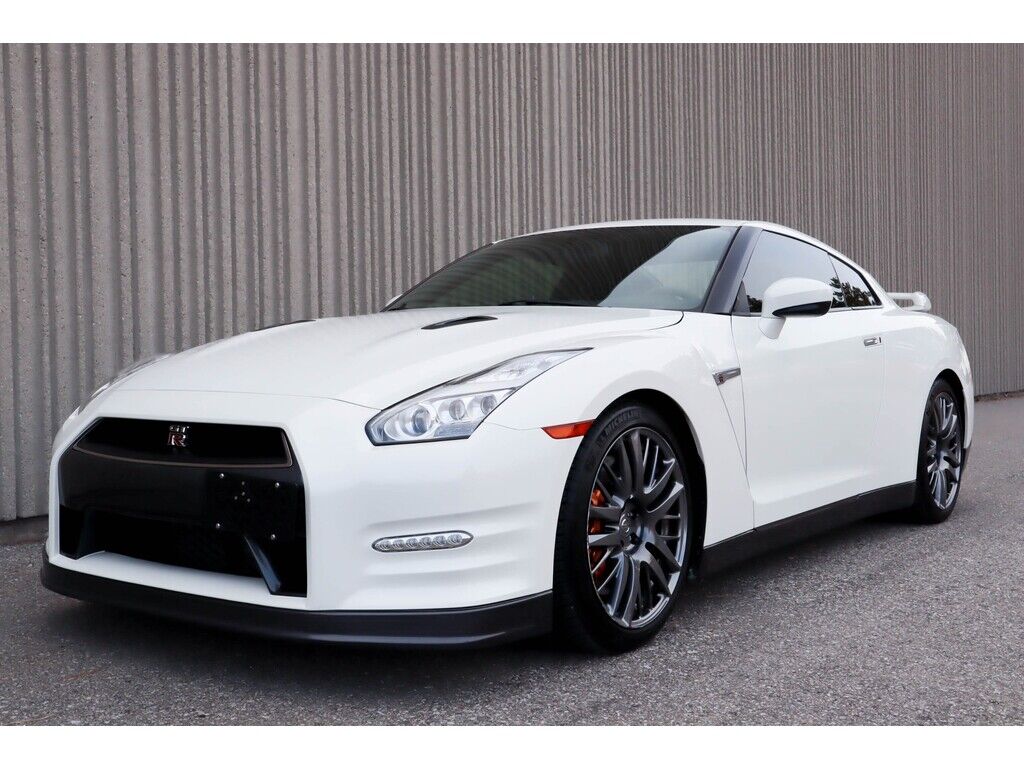 Nissan GT-R