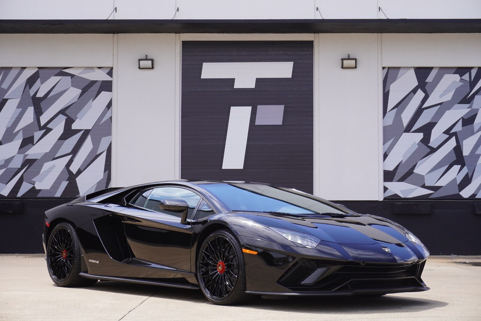 LAMBORGHINI