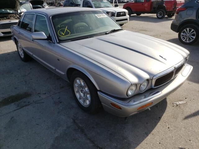 Jaguar XJ8