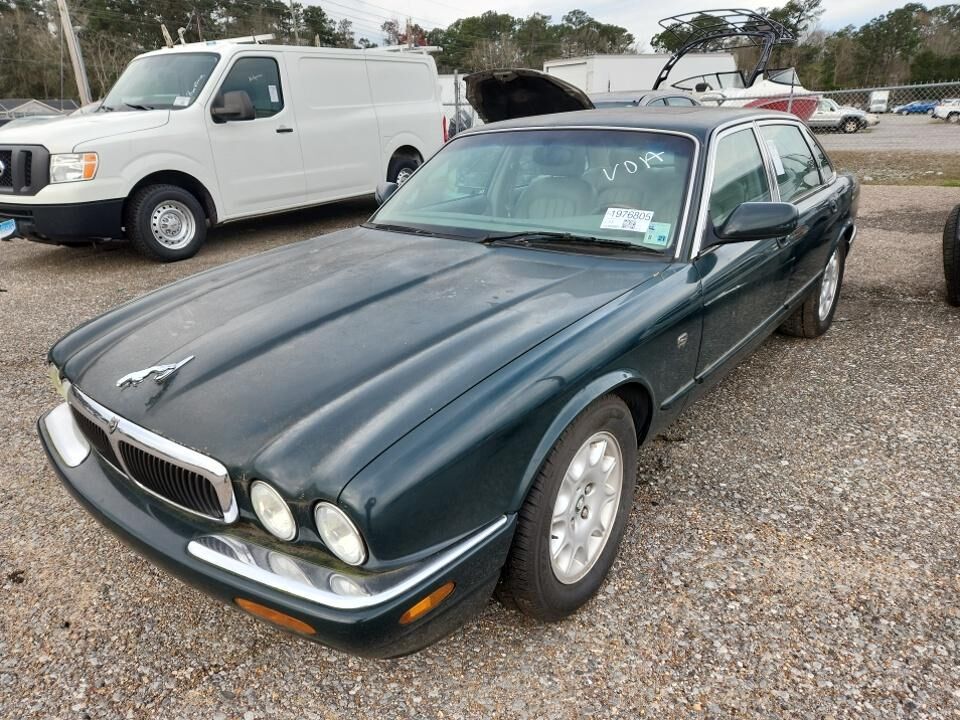 Jaguar XJ