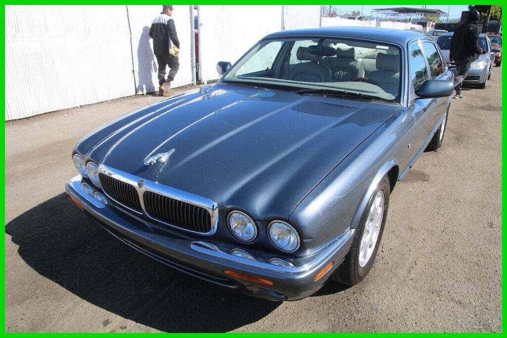 Jaguar XJ