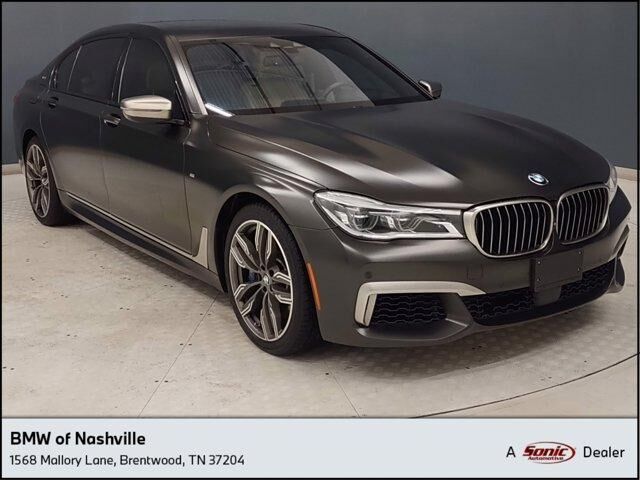 BMW M760i