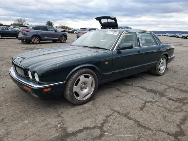 Jaguar XJR