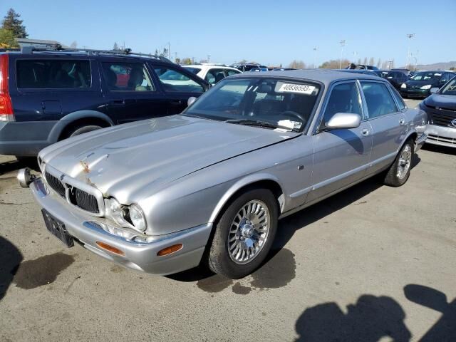 Jaguar XJ