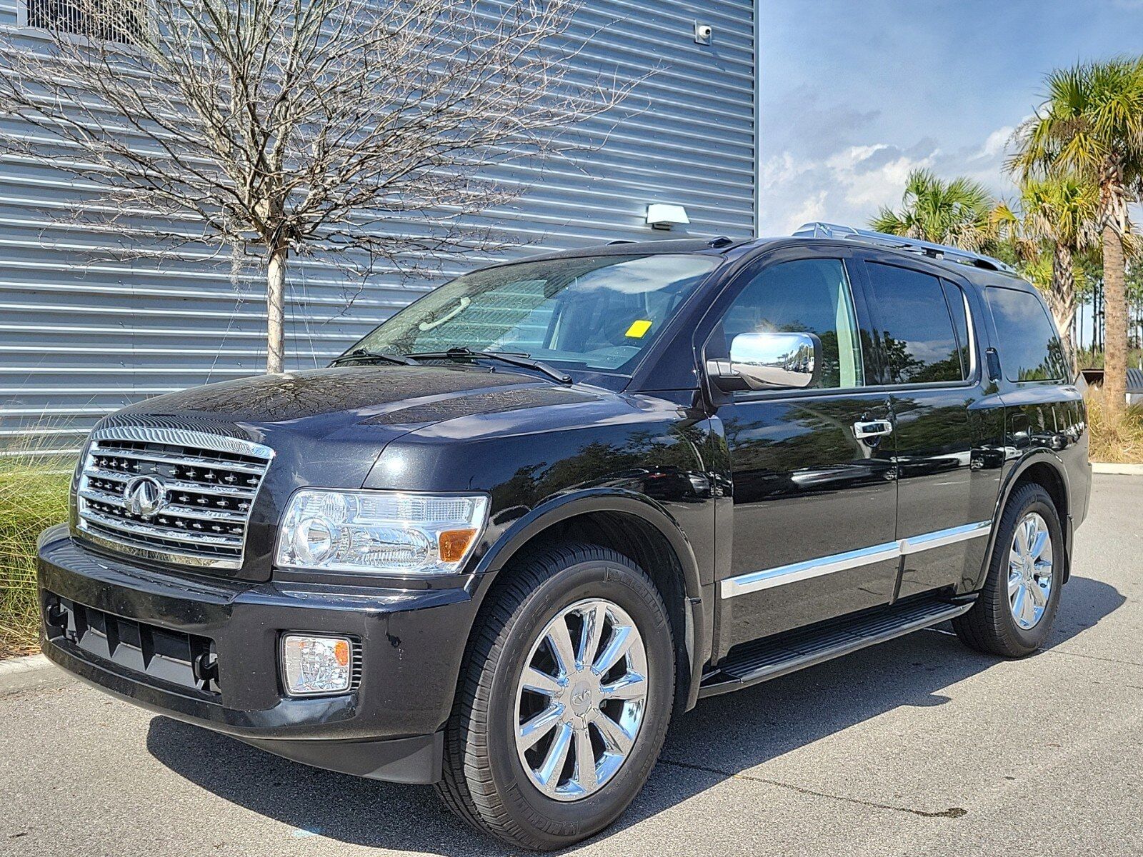 Infiniti QX56