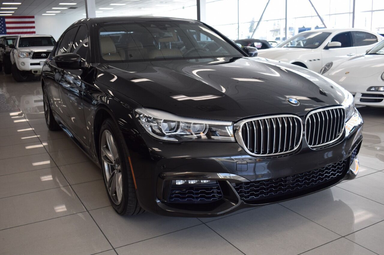 BMW 740i
