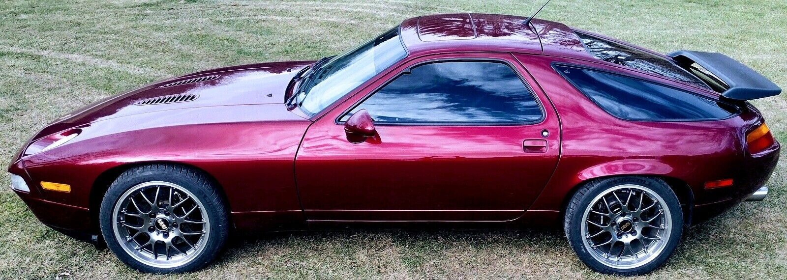 Porsche 928