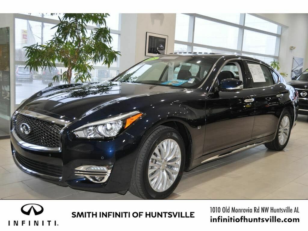 Infiniti Q70L