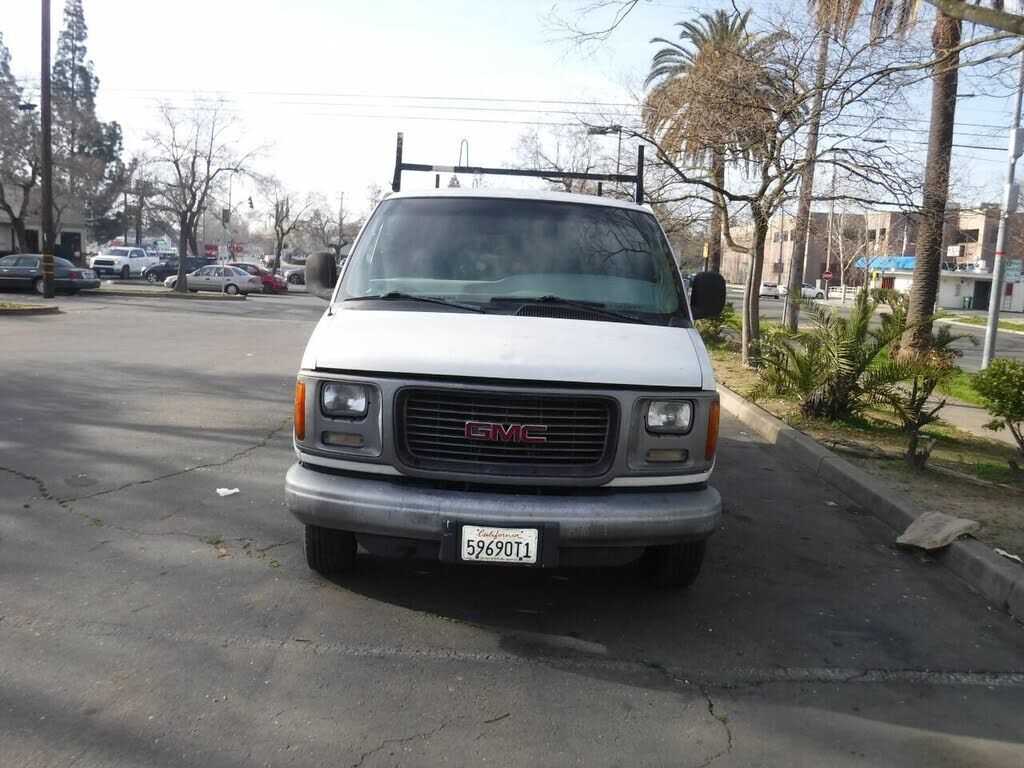 GMC Savana