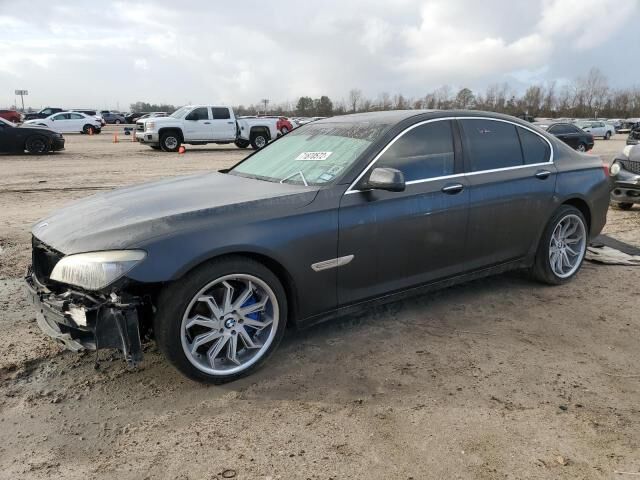 BMW 740i