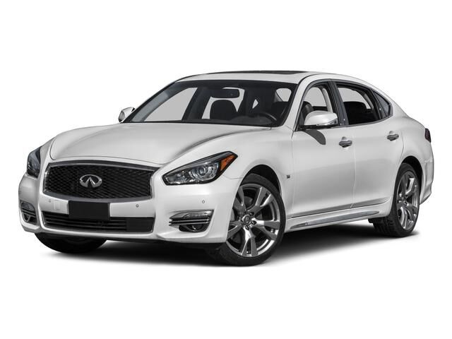 Infiniti Q70L