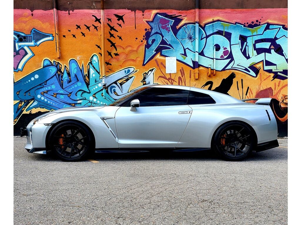Nissan GT-R