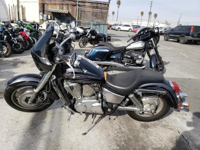 Honda VT1100C2 (SHADOW SABRE)