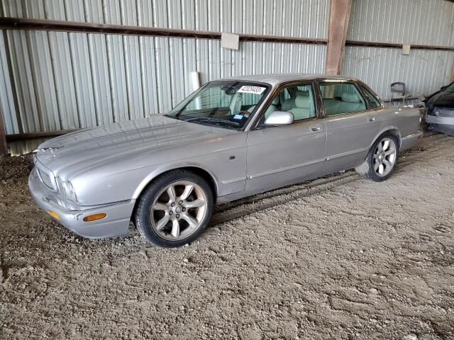 Jaguar XJR