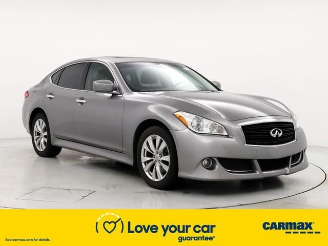 Infiniti M56