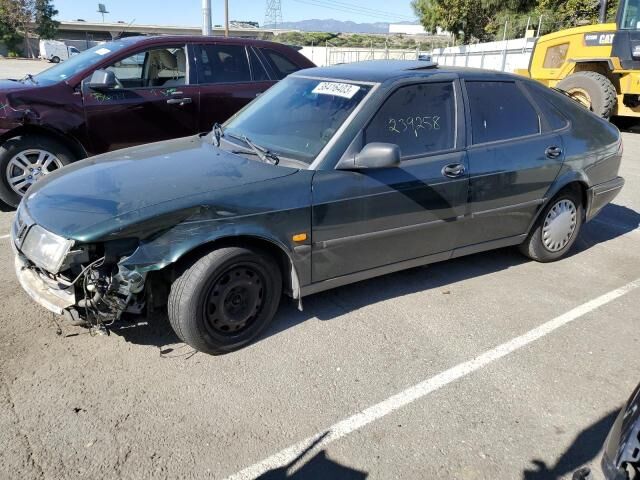 Saab 900