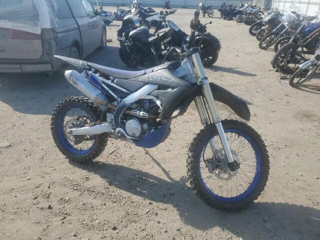YAMAHA