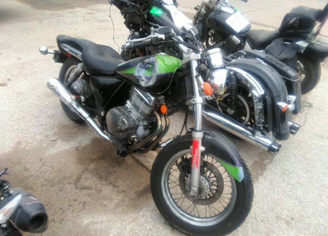 Suzuki GZ250