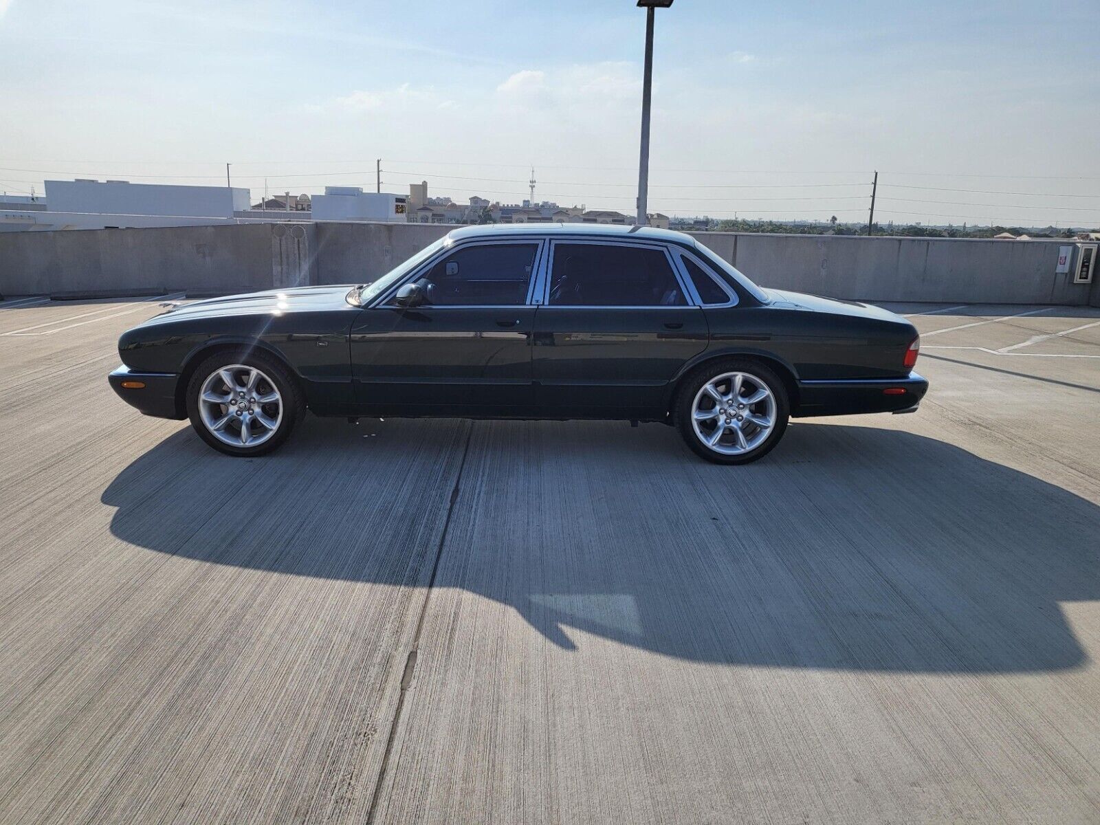 Jaguar XJR