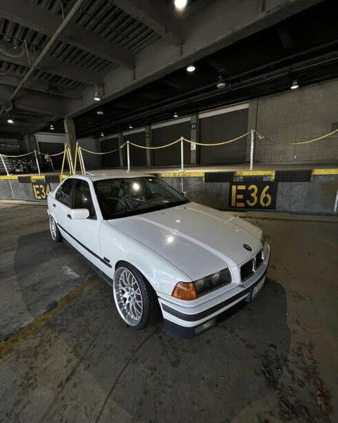 BMW 325i