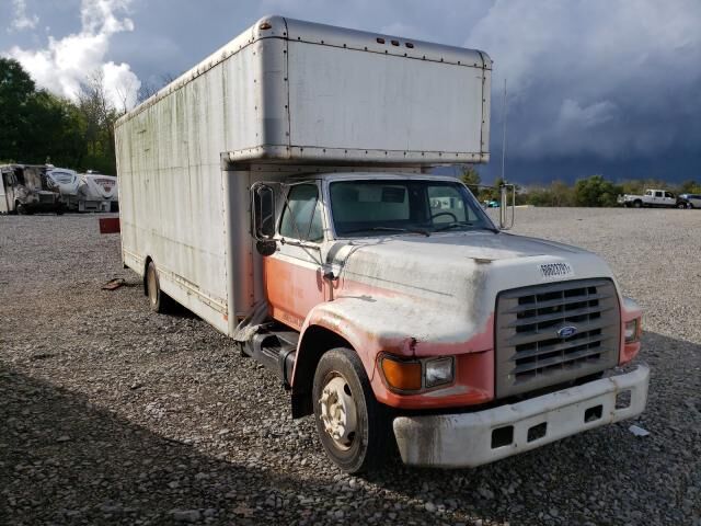 Ford F-700