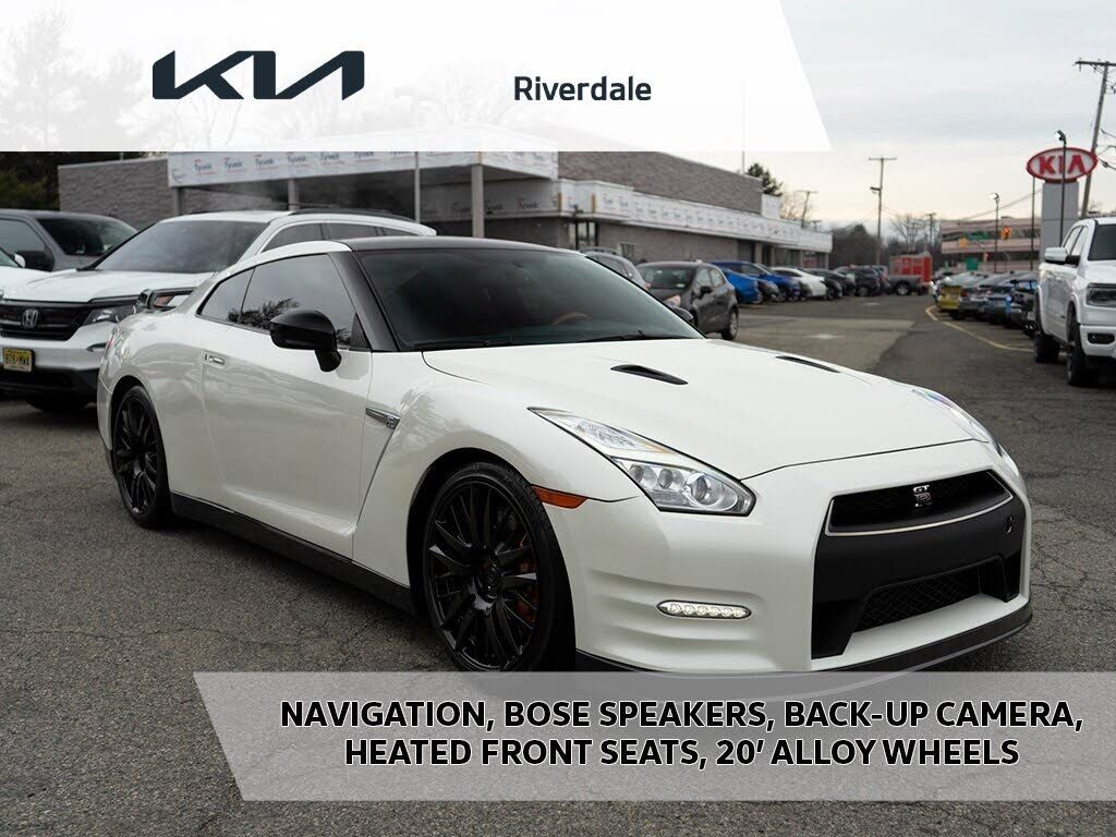 Nissan GT-R