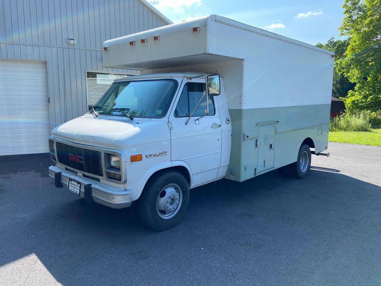 GMC Cutaway Van