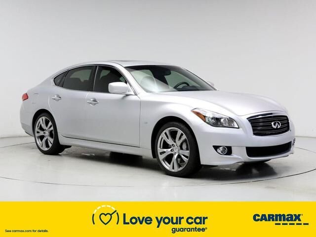 Infiniti Q70