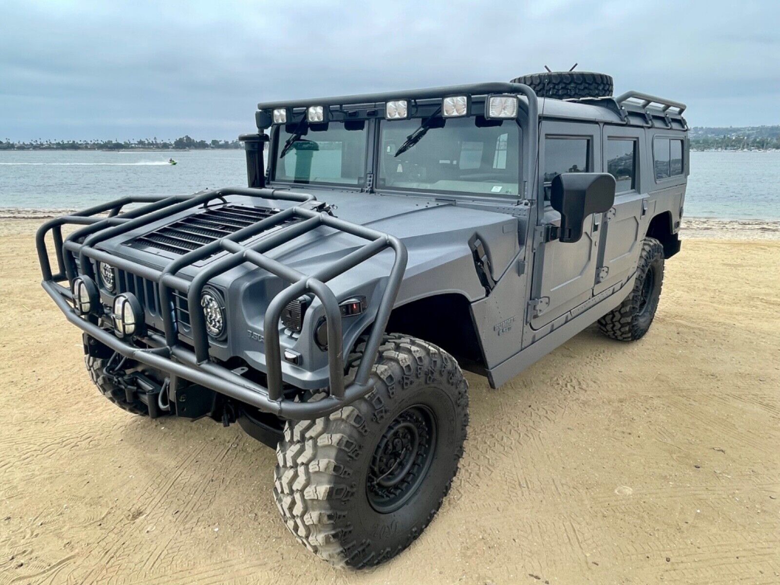 HUMMER H1