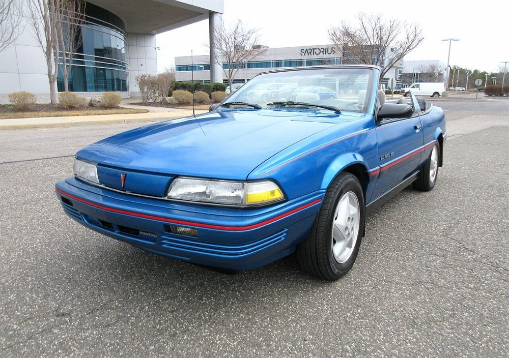 Pontiac Sunbird